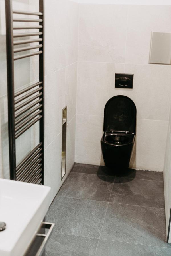 Modernes, Stilvolles Eingerichtetes Loft Appartement Wenen Buitenkant foto